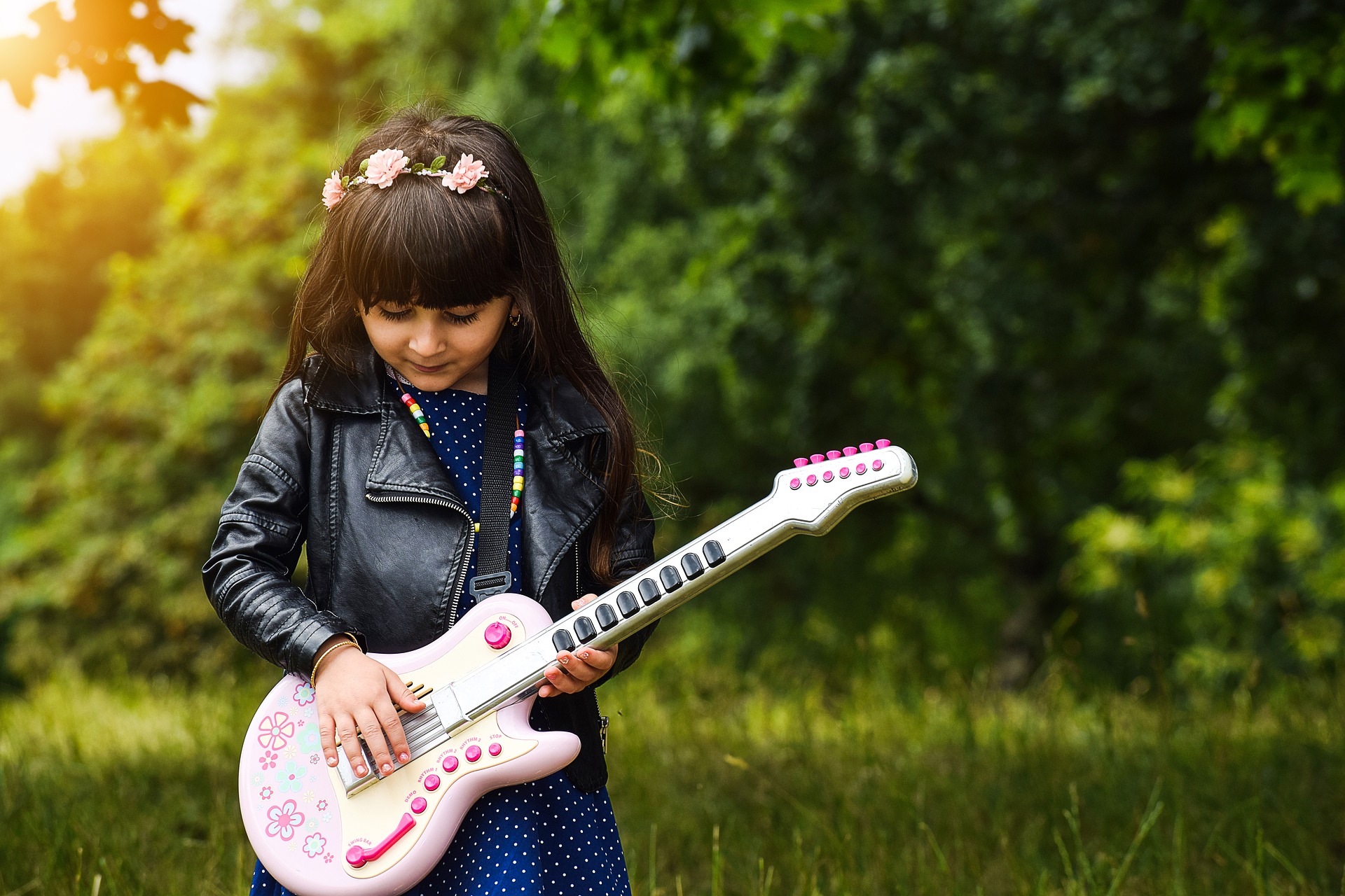 kind gitaar leren spelen