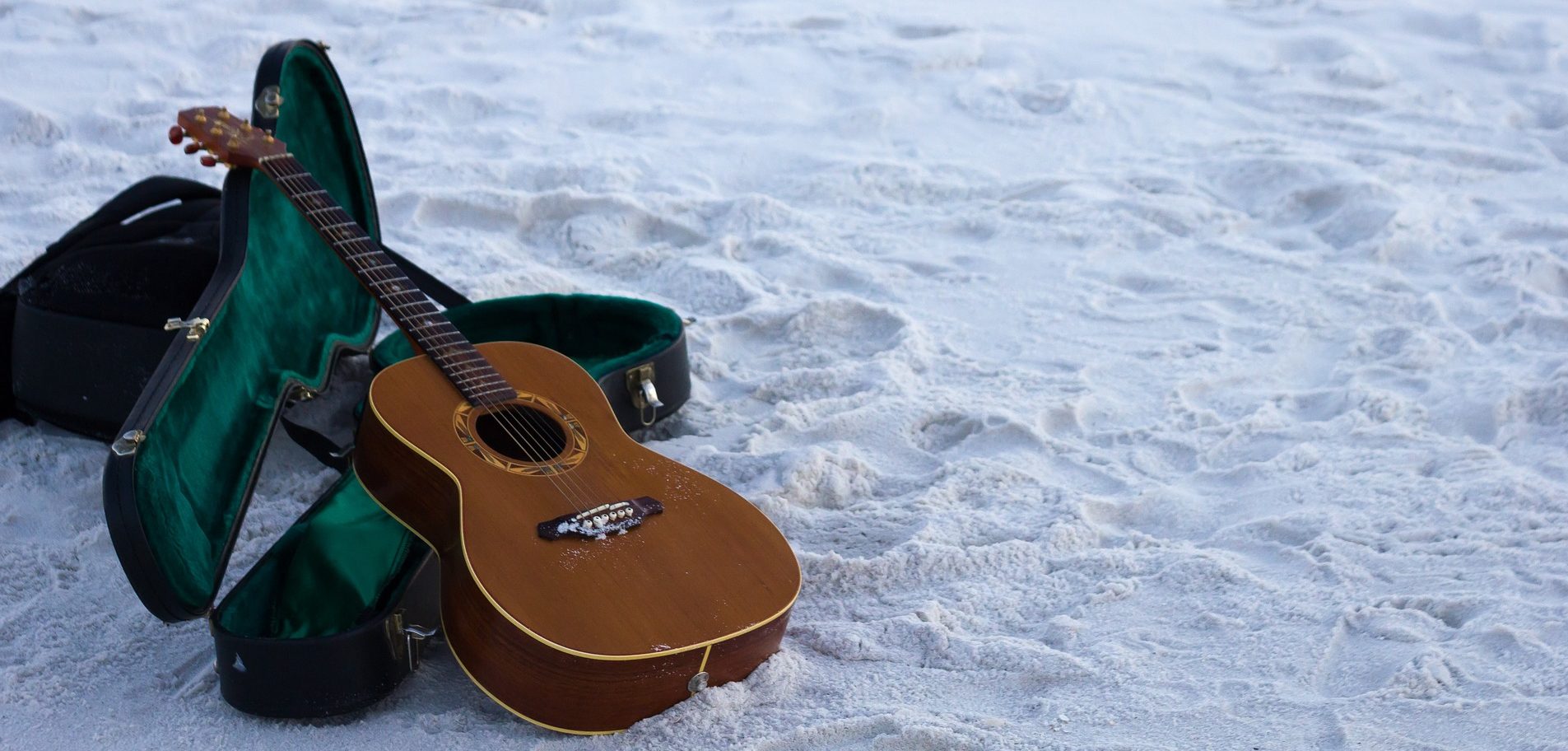 Lees meer over het artikel Reisgitaar kopen? De beste reisgitaren om op vakantie mee te nemen!